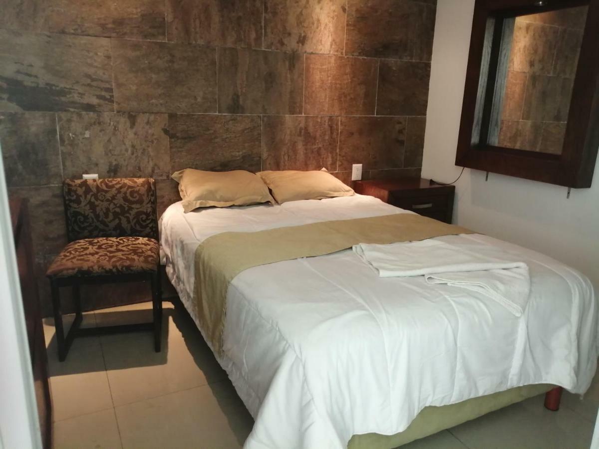 Pule Pule Hostal Boutique Guadalajara Buitenkant foto